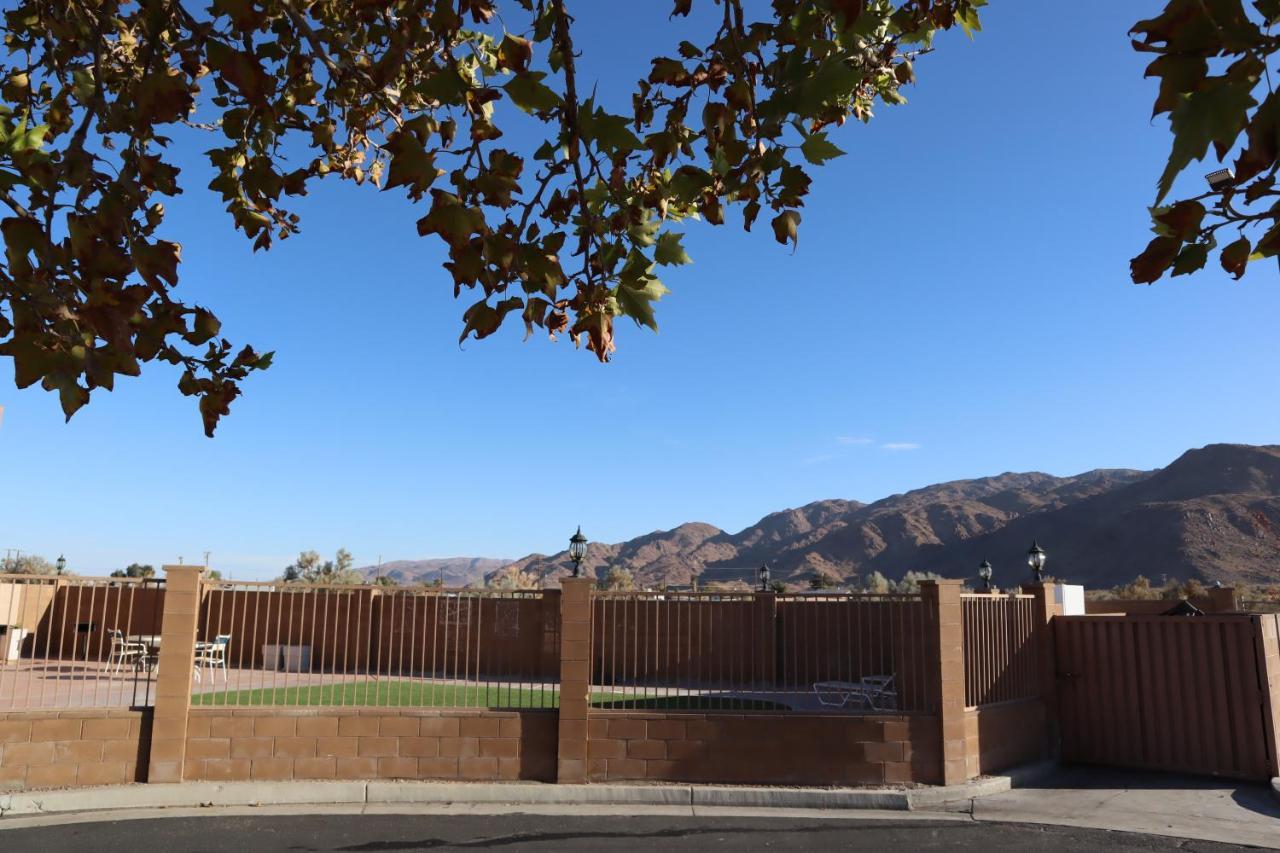 Oasis Inn And Suites 29 Palms Hotel Joshua Tree National Park 二十九棕榈村 外观 照片