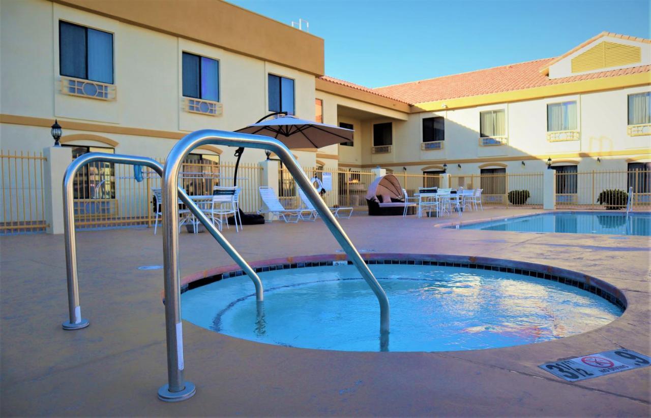 Oasis Inn And Suites 29 Palms Hotel Joshua Tree National Park 二十九棕榈村 外观 照片
