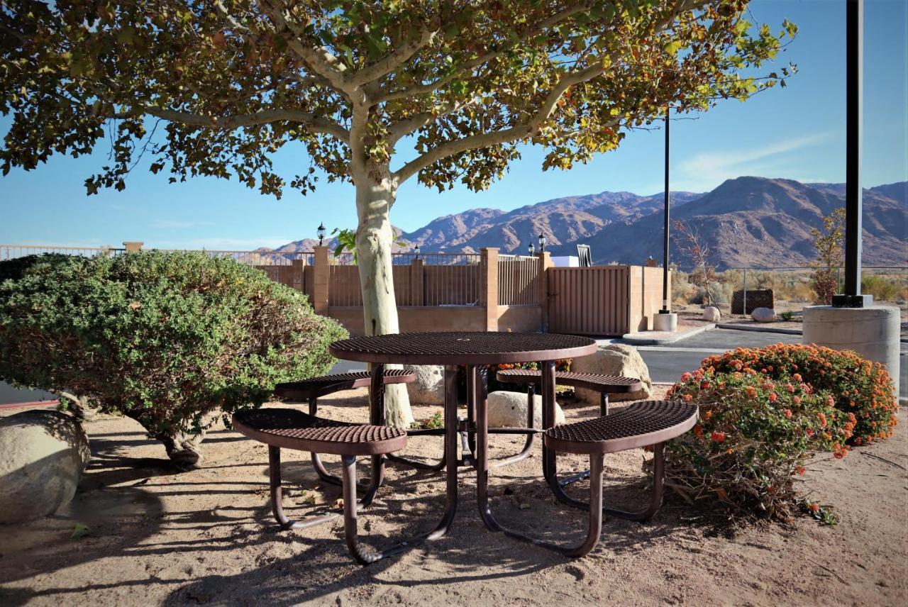 Oasis Inn And Suites 29 Palms Hotel Joshua Tree National Park 二十九棕榈村 外观 照片