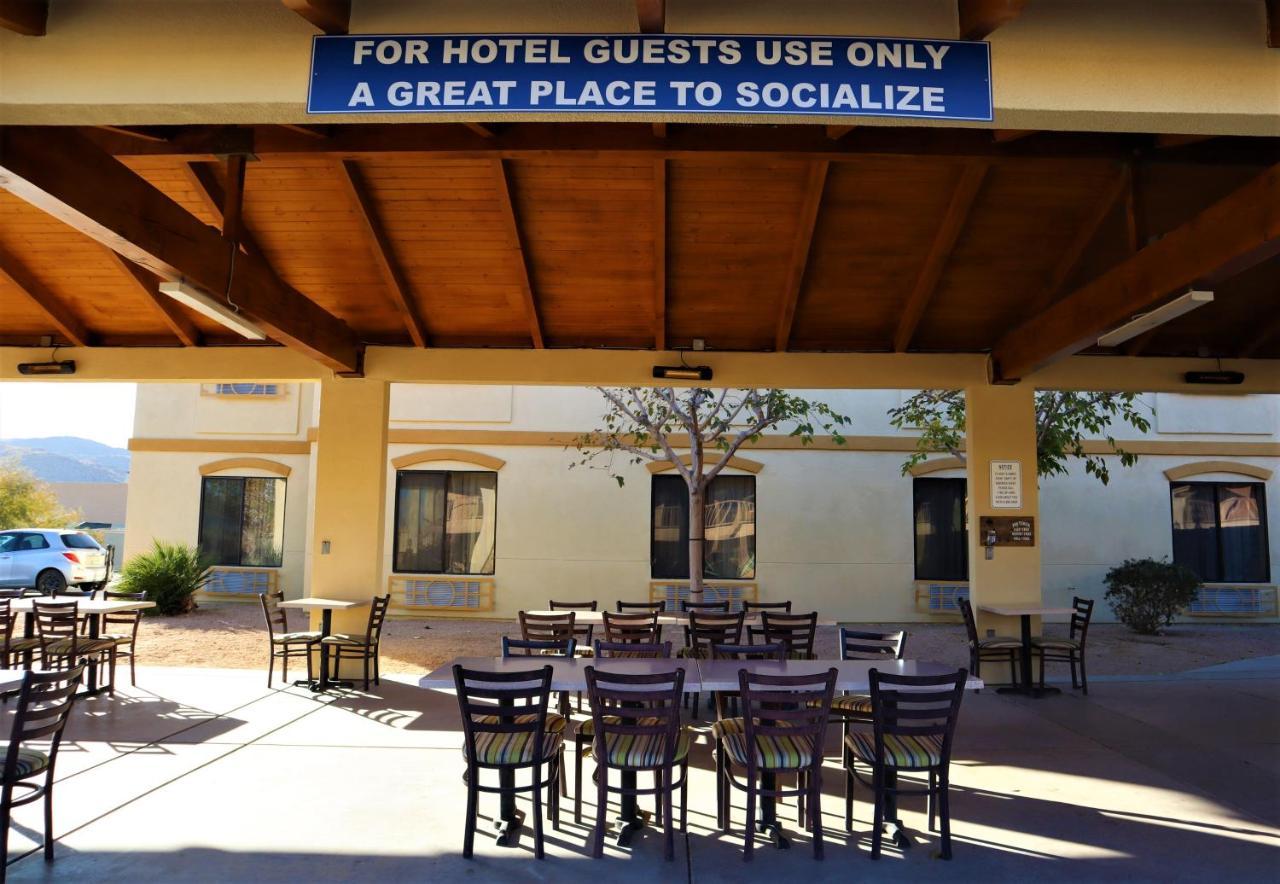 Oasis Inn And Suites 29 Palms Hotel Joshua Tree National Park 二十九棕榈村 外观 照片
