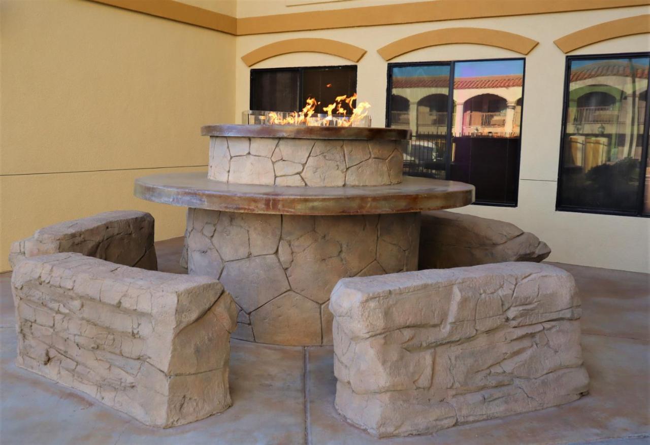 Oasis Inn And Suites 29 Palms Hotel Joshua Tree National Park 二十九棕榈村 外观 照片