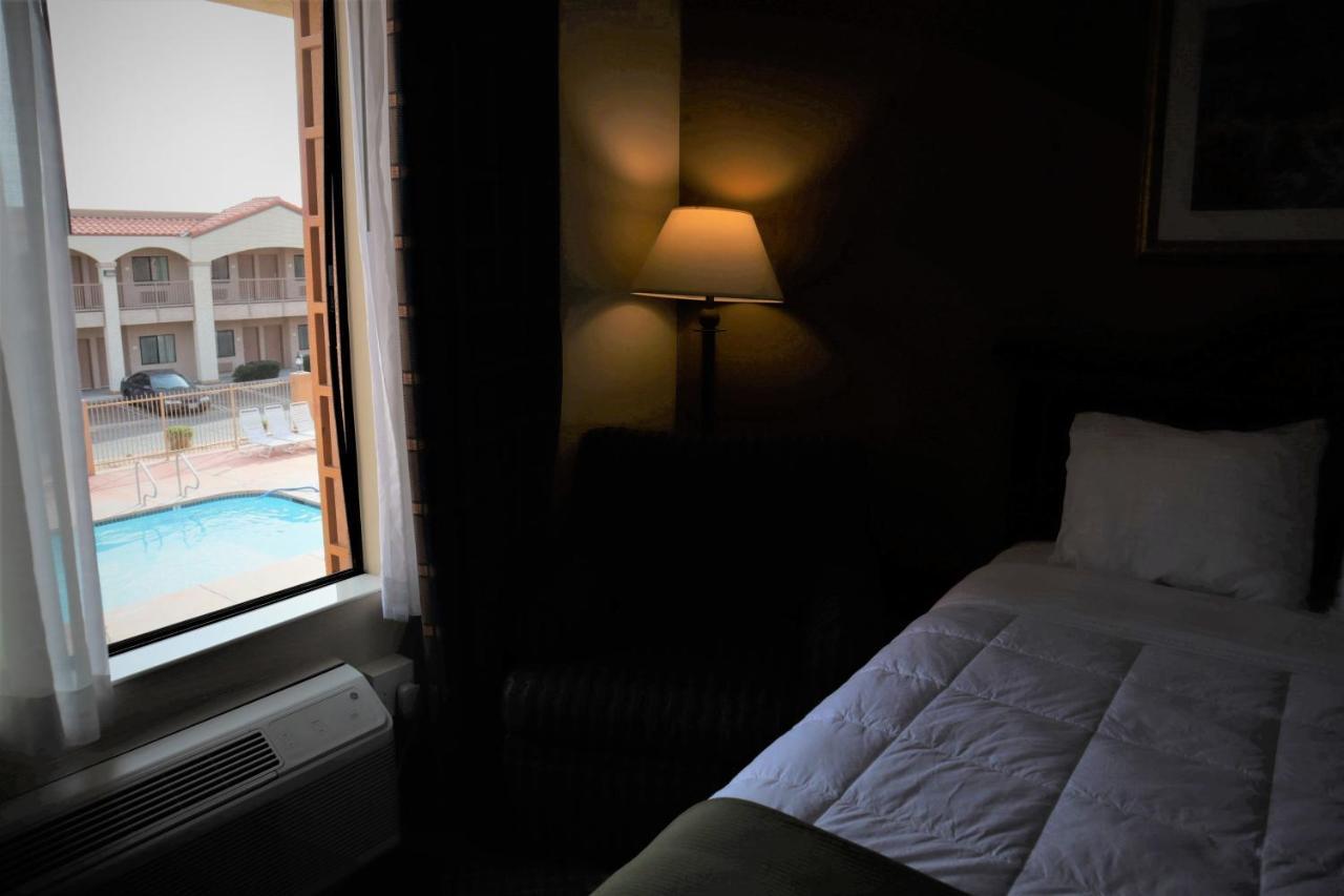 Oasis Inn And Suites 29 Palms Hotel Joshua Tree National Park 二十九棕榈村 外观 照片