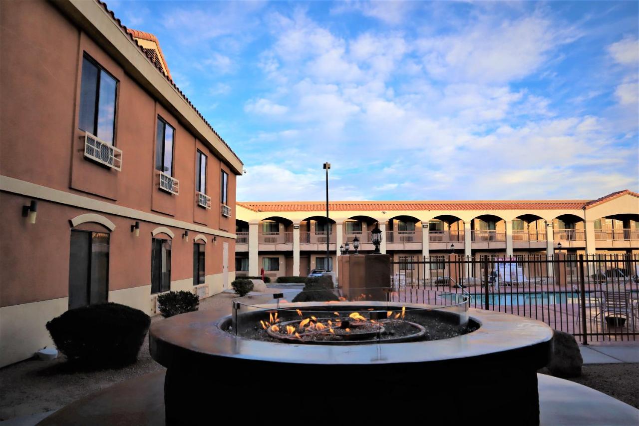 Oasis Inn And Suites 29 Palms Hotel Joshua Tree National Park 二十九棕榈村 外观 照片