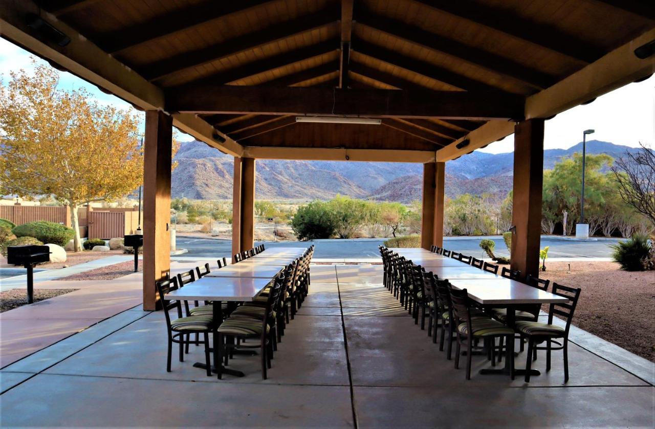 Oasis Inn And Suites 29 Palms Hotel Joshua Tree National Park 二十九棕榈村 外观 照片