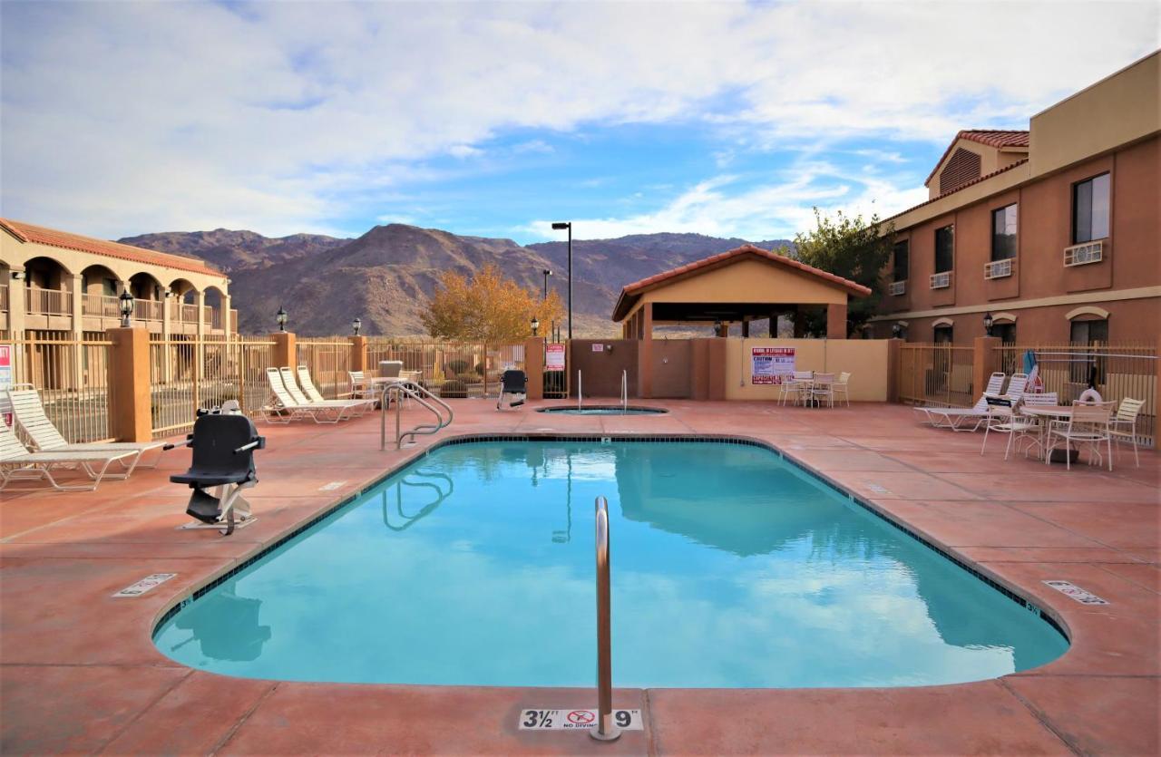 Oasis Inn And Suites 29 Palms Hotel Joshua Tree National Park 二十九棕榈村 外观 照片